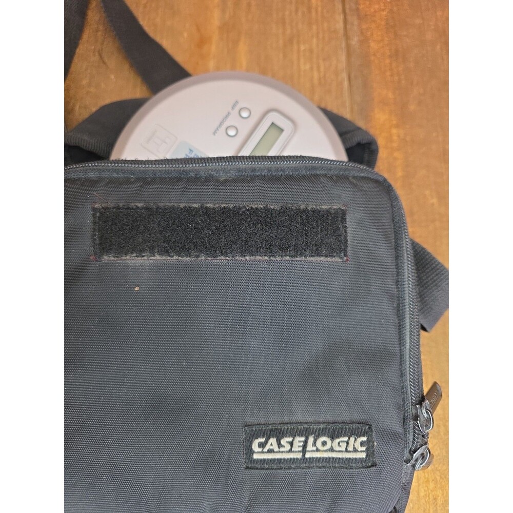 Trutech Portable CD Player T160 With Case Logic Case